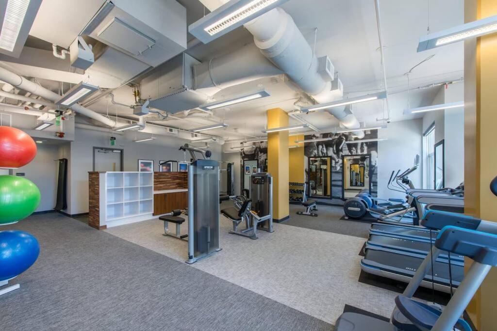 ארלינגטון Wonderful 2Br Apartment At Crystal City מראה חיצוני תמונה