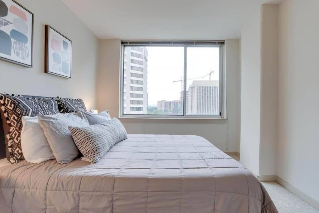 ארלינגטון Wonderful 2Br Apartment At Crystal City מראה חיצוני תמונה